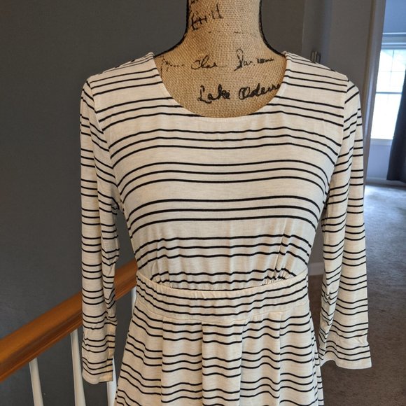 ⭐ Soma striped nightgown size Medium - Picture 3 of 11